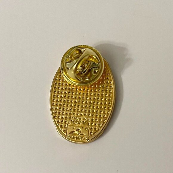 Vintage Statue of Liberty New York Pin Made in Canada - Picture 5 of 10